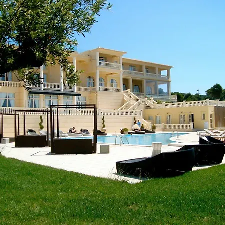 אתר נופש Mabely Grand Kampi (Zakynthos)